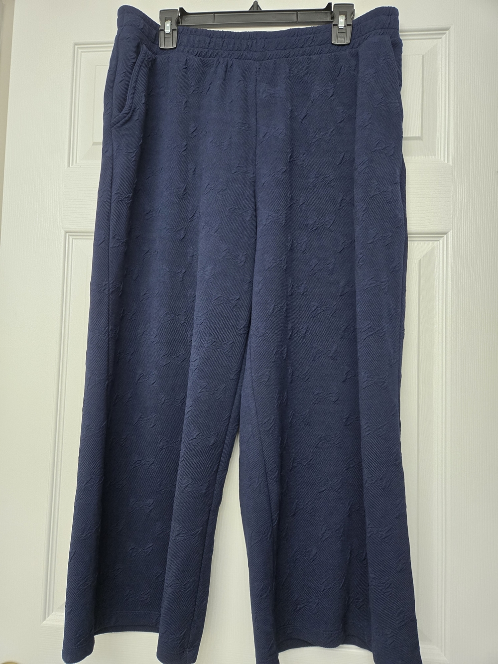 crown & ivy Navy Wide-Leg Textured Pull-On Pants